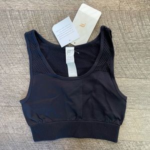 NEVER WORN Seamless Mesh Sport Bra